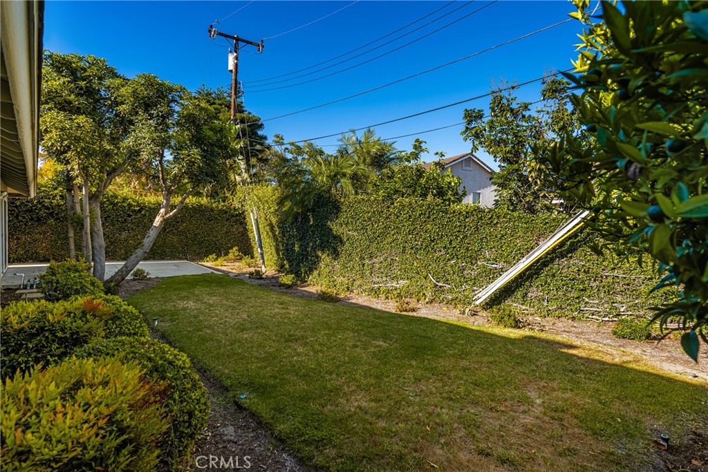 557 S Gardner Drive