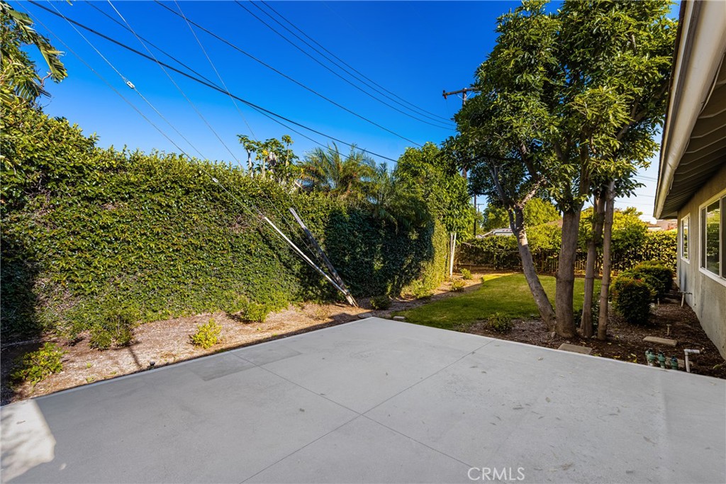 557 S Gardner Drive
