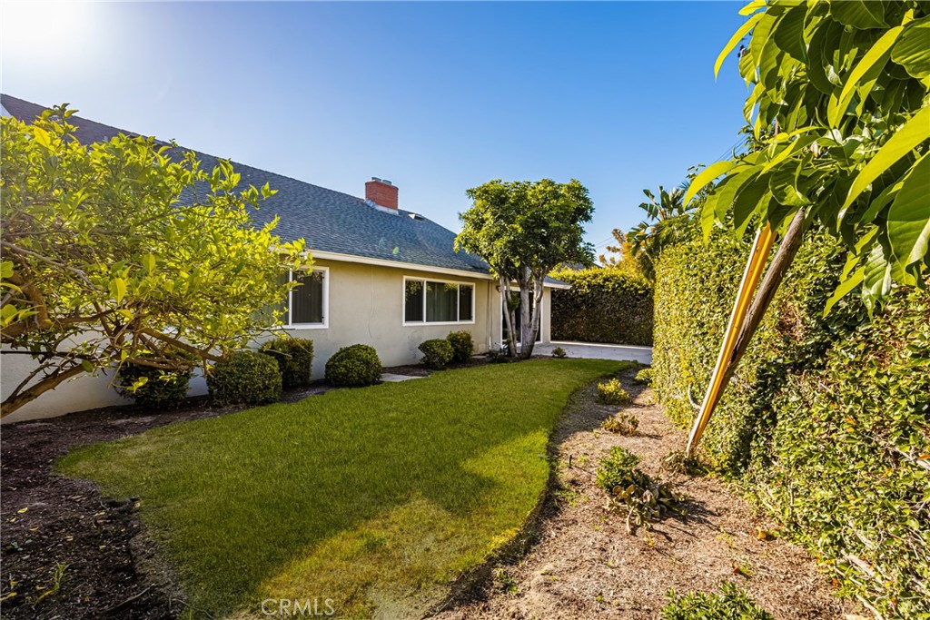 557 S Gardner Drive