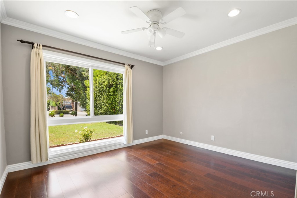 1403 E Chalynn Avenue