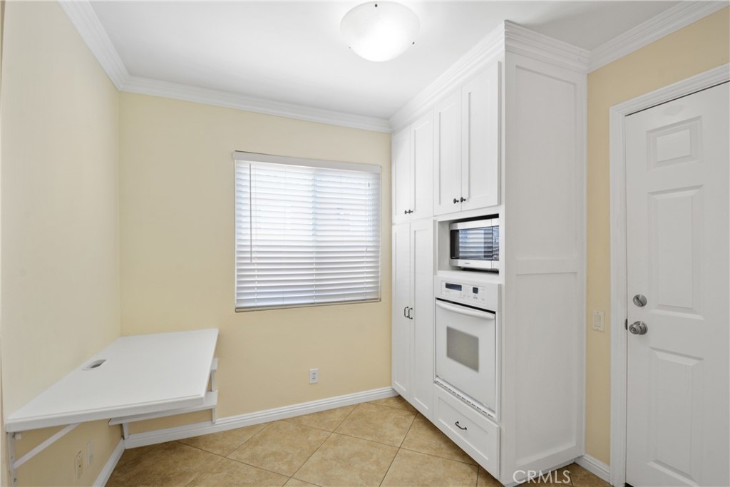 1403 E Chalynn Avenue