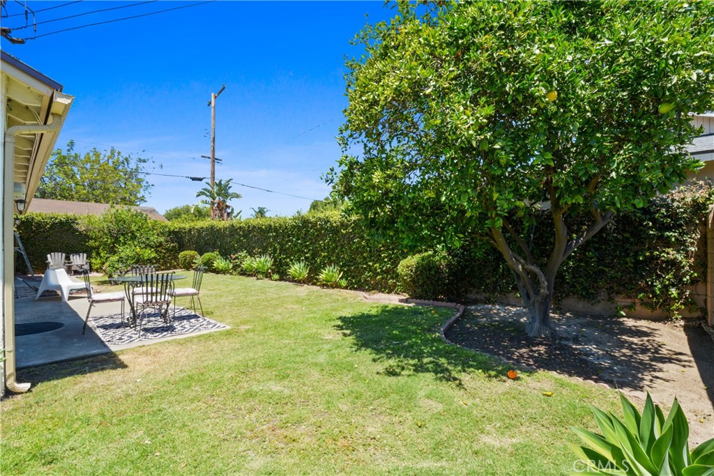 1403 E Chalynn Avenue