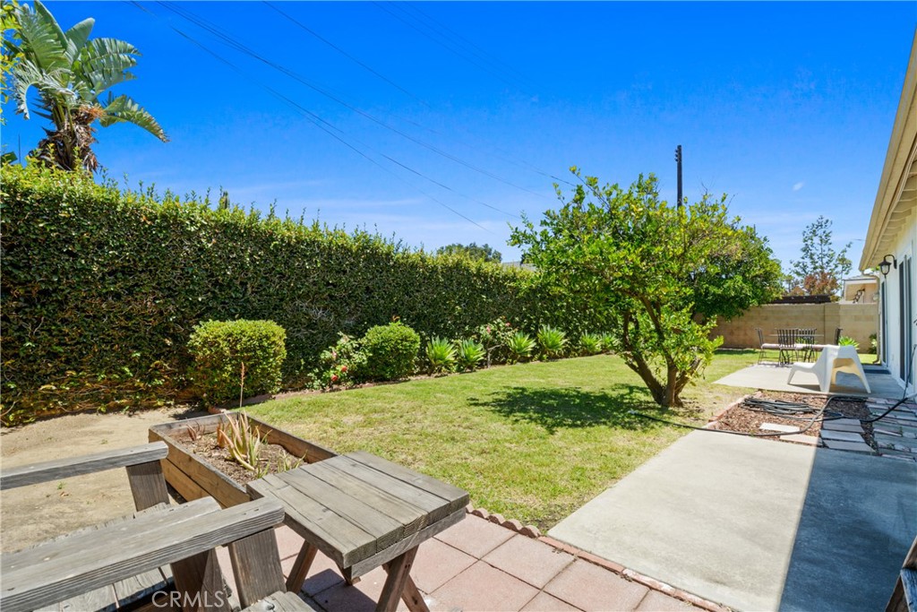 1403 E Chalynn Avenue