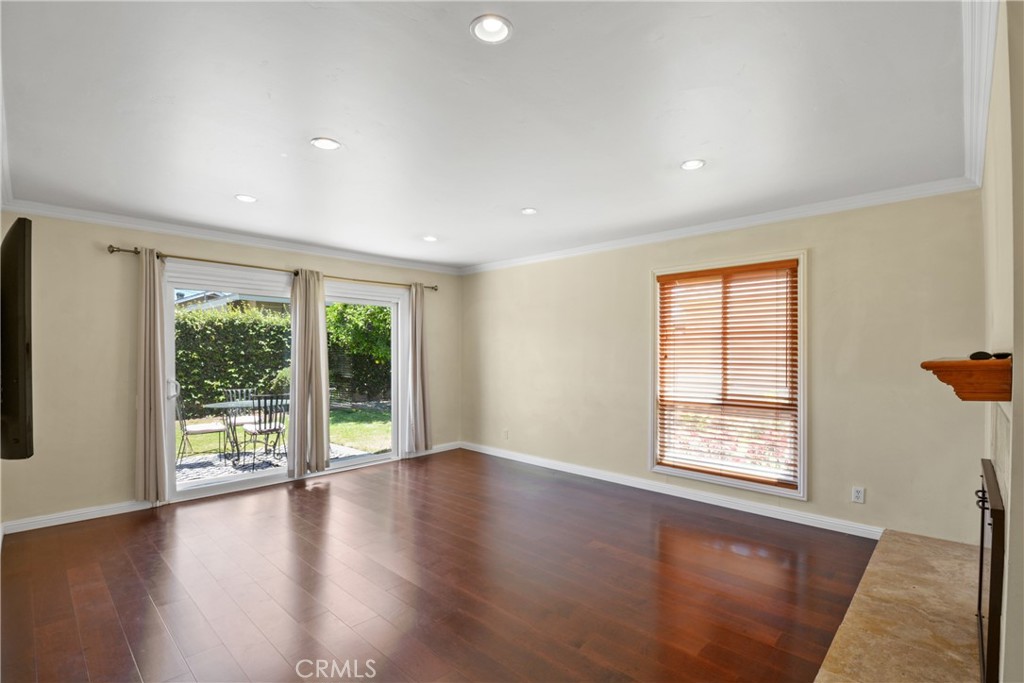 1403 E Chalynn Avenue