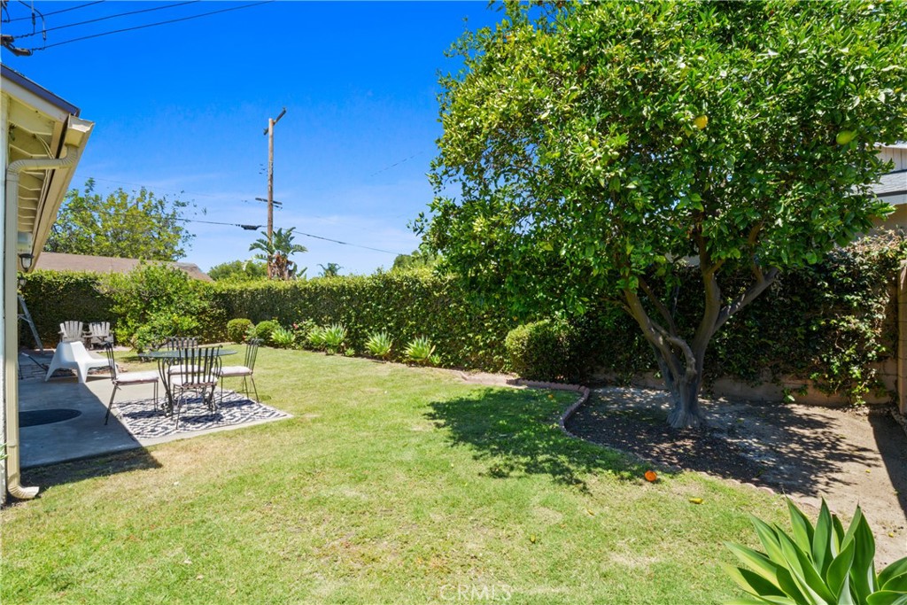 1403 E Chalynn Avenue