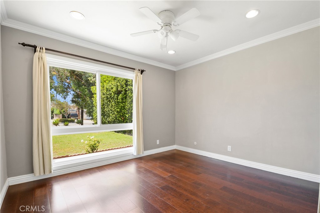 1403 E Chalynn Avenue