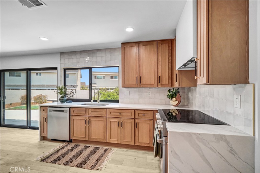 5231 Los Encantos Circle