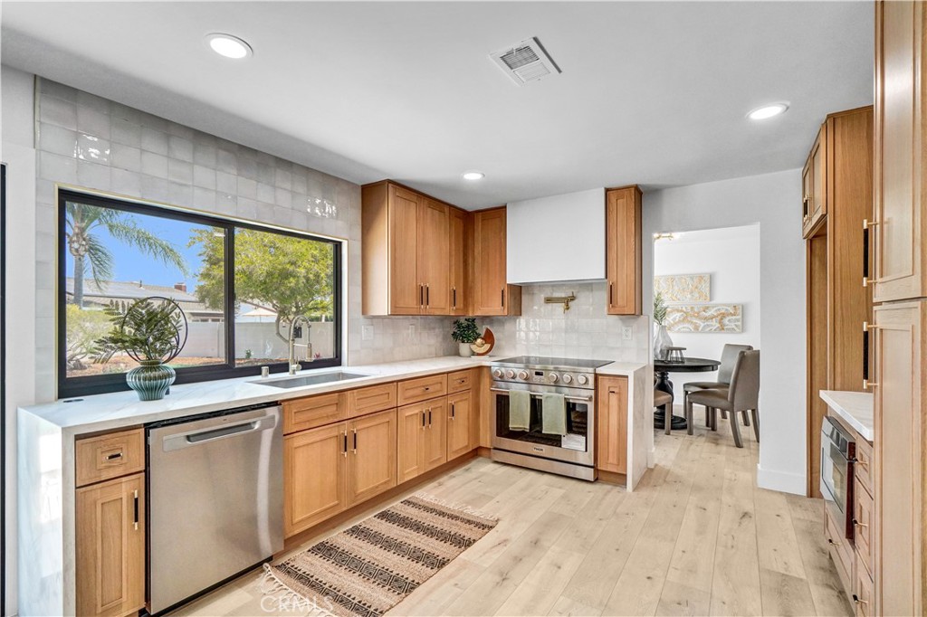 5231 Los Encantos Circle