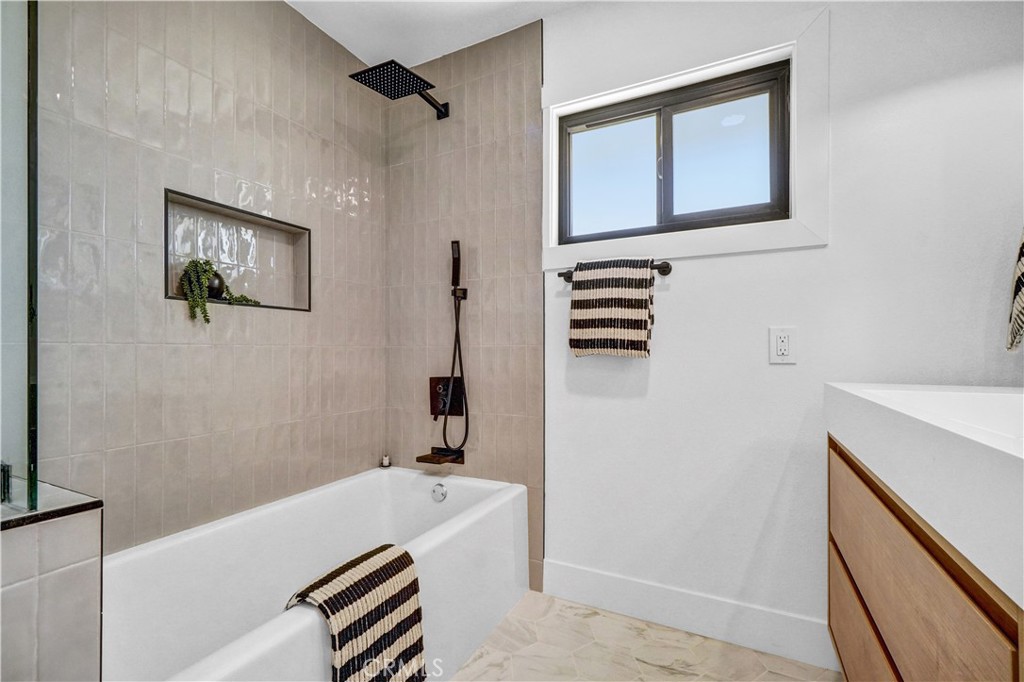 5231 Los Encantos Circle