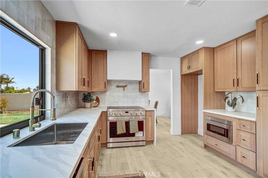 5231 Los Encantos Circle