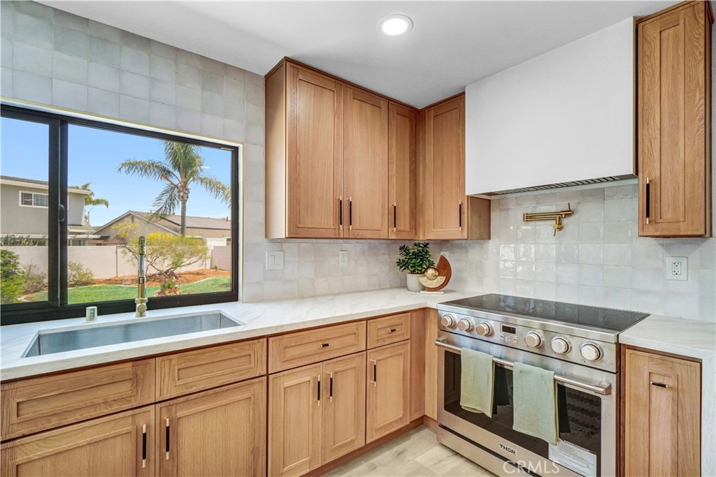 5231 Los Encantos Circle