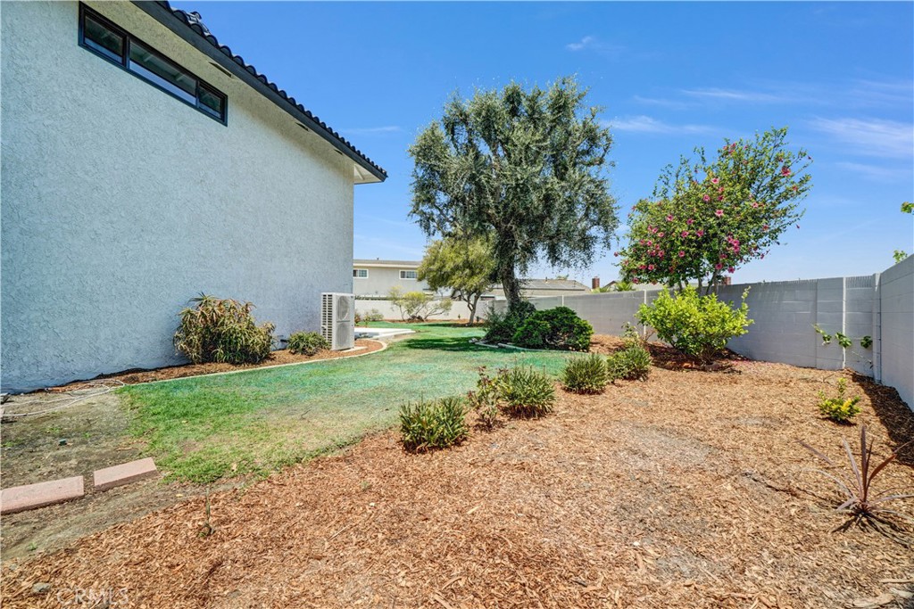 5231 Los Encantos Circle