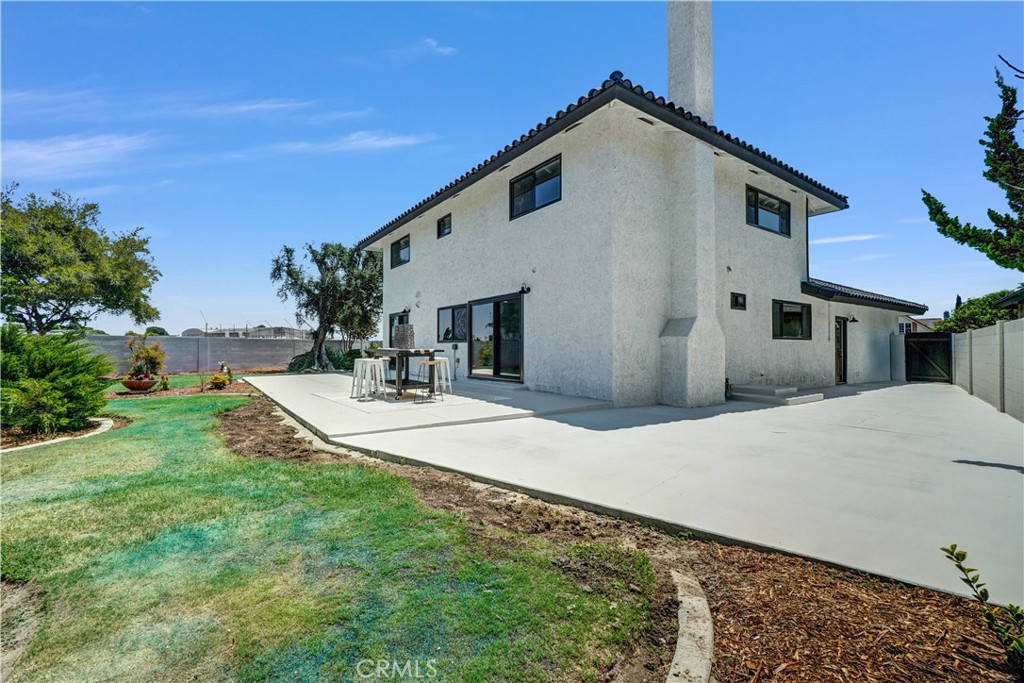 5231 Los Encantos Circle