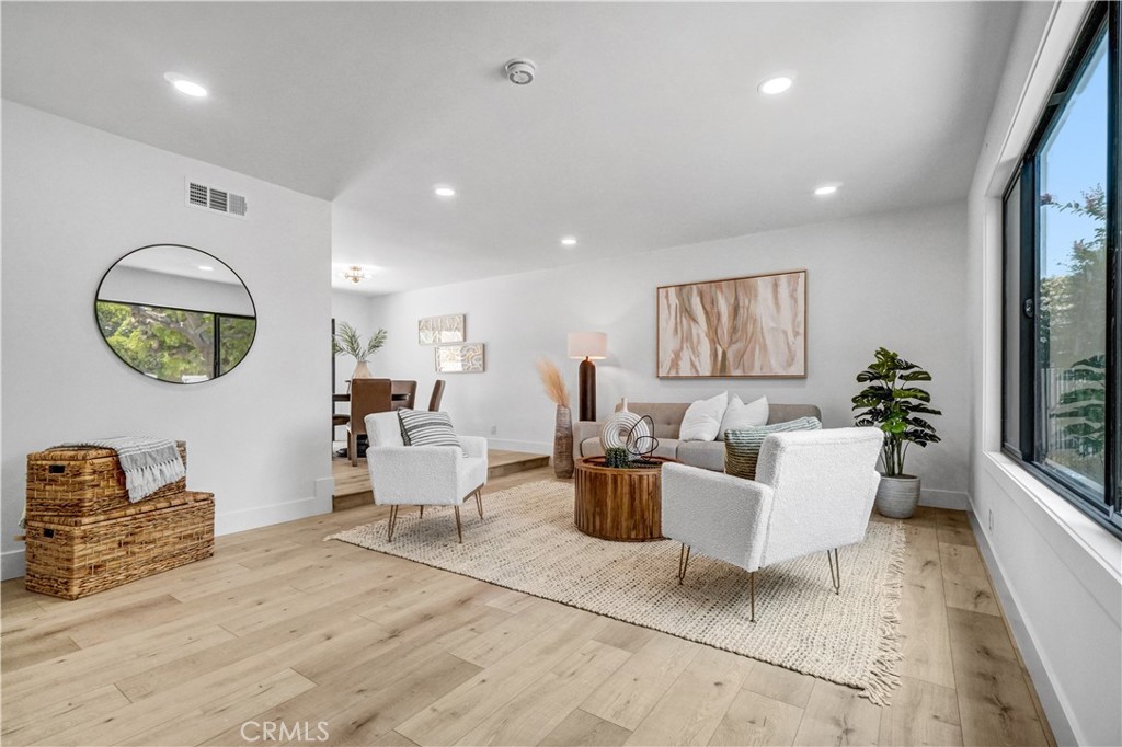 5231 Los Encantos Circle