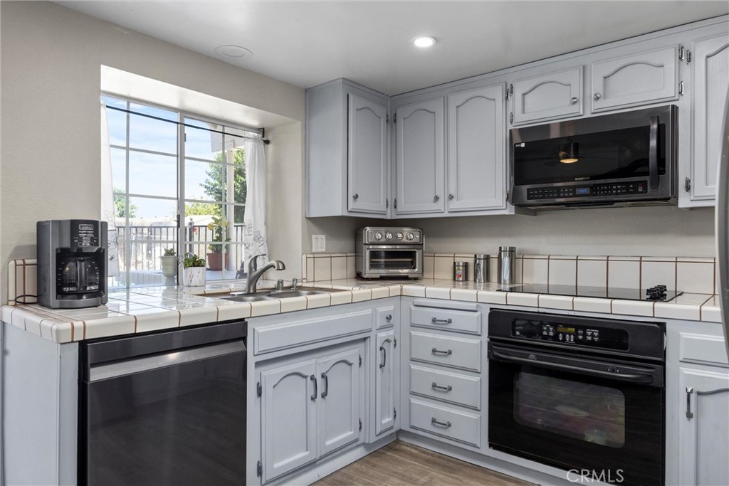 3108 Holbrook Street