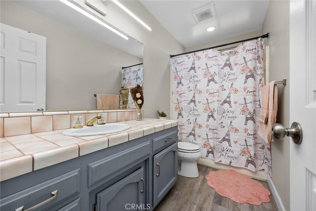 3108 Holbrook Street