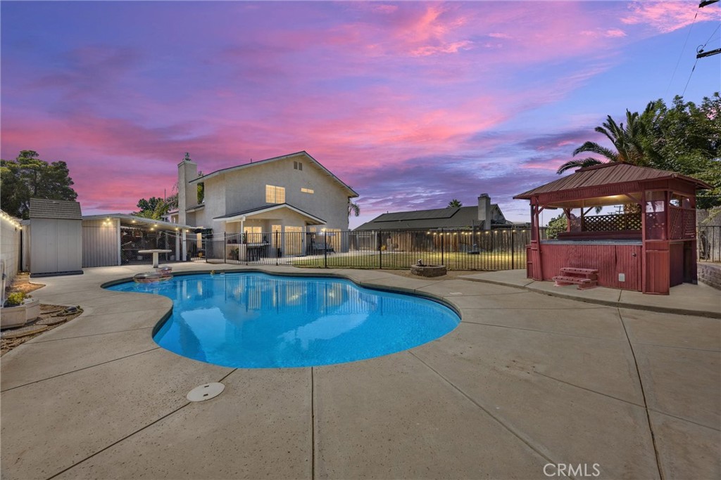 3108 Holbrook Street