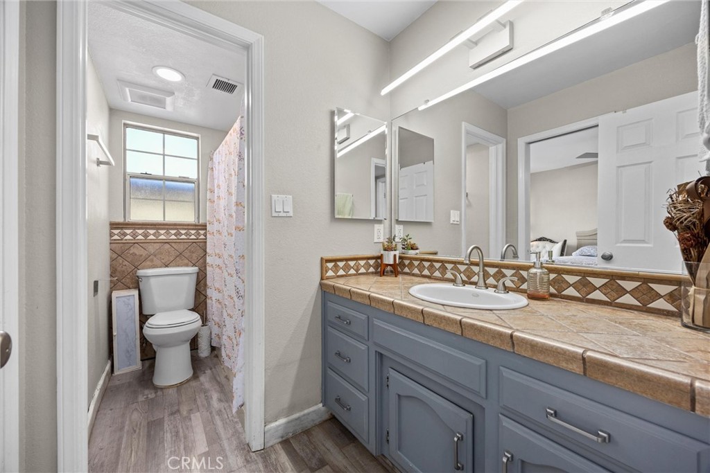 3108 Holbrook Street