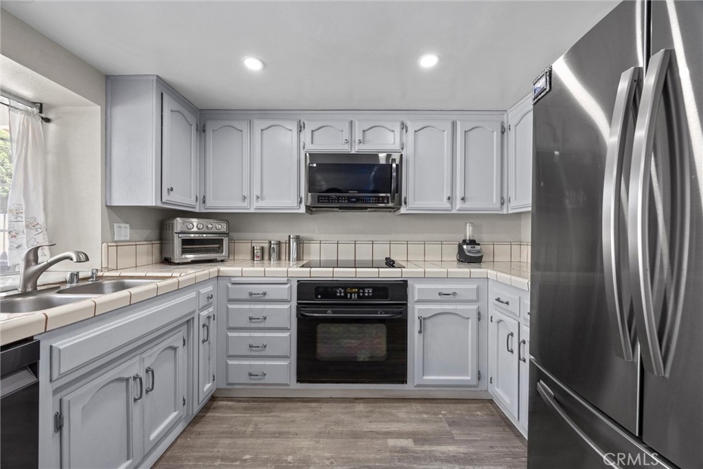 3108 Holbrook Street