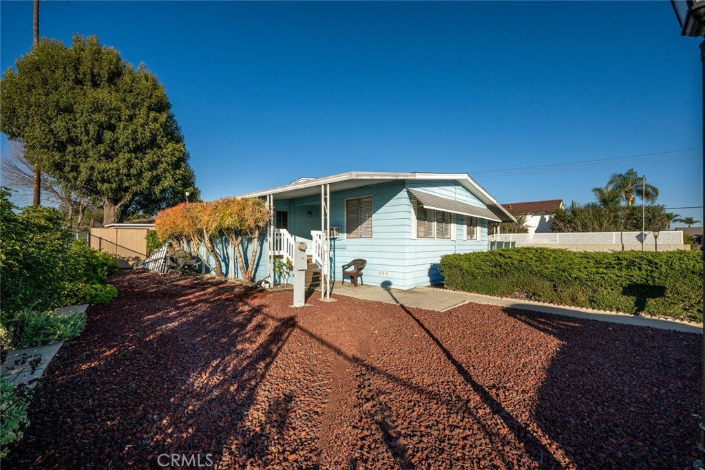 22221 Bloomfield Avenue 48