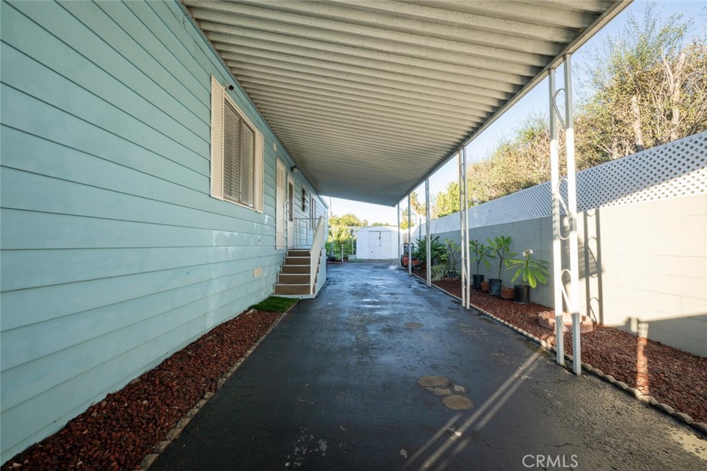 22221 Bloomfield Avenue 48