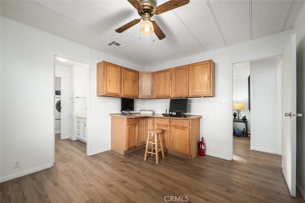 22221 Bloomfield Avenue 48