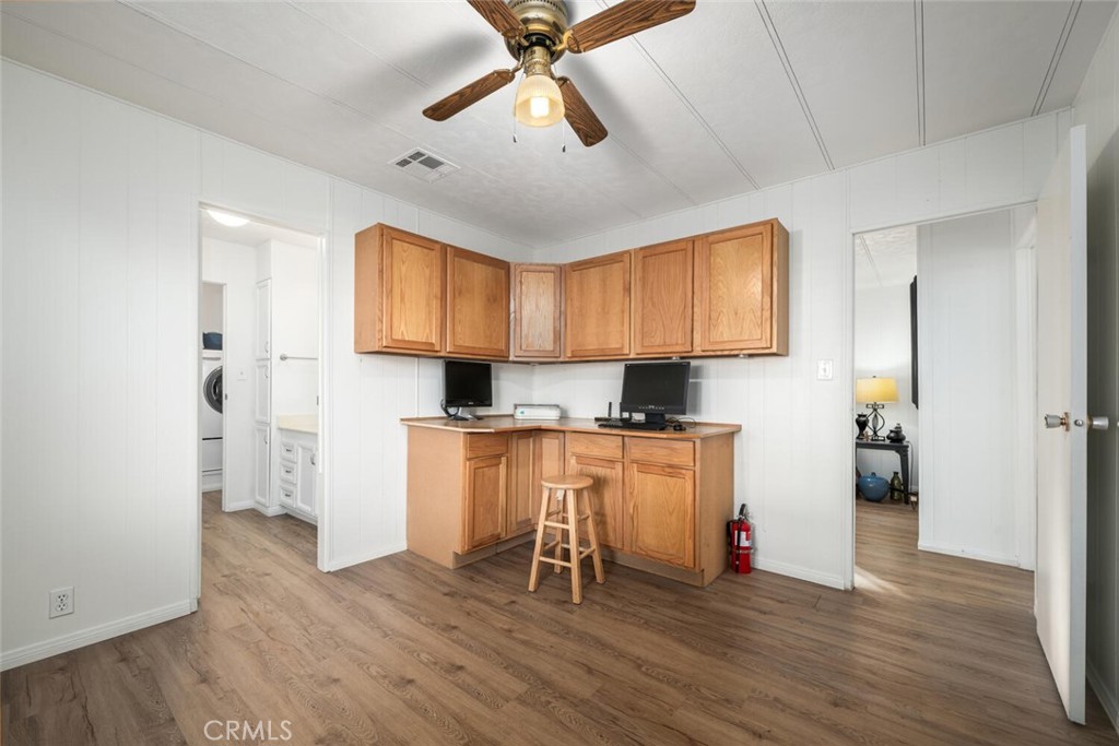22221 Bloomfield Avenue 48