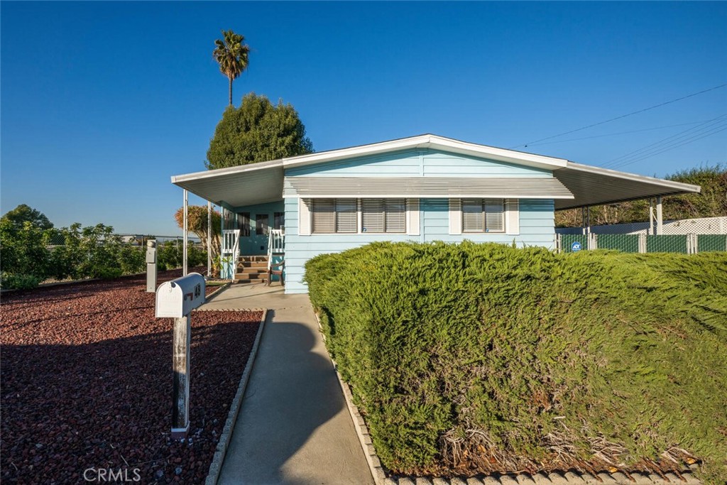 22221 Bloomfield Avenue 48