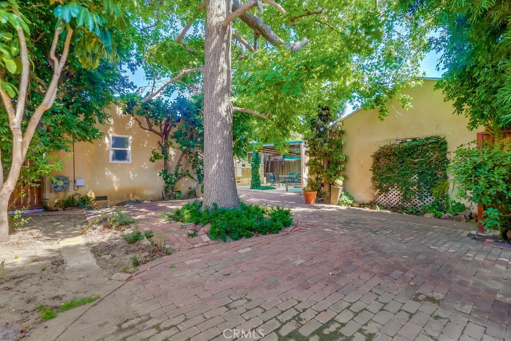 3835 Gundry Avenue