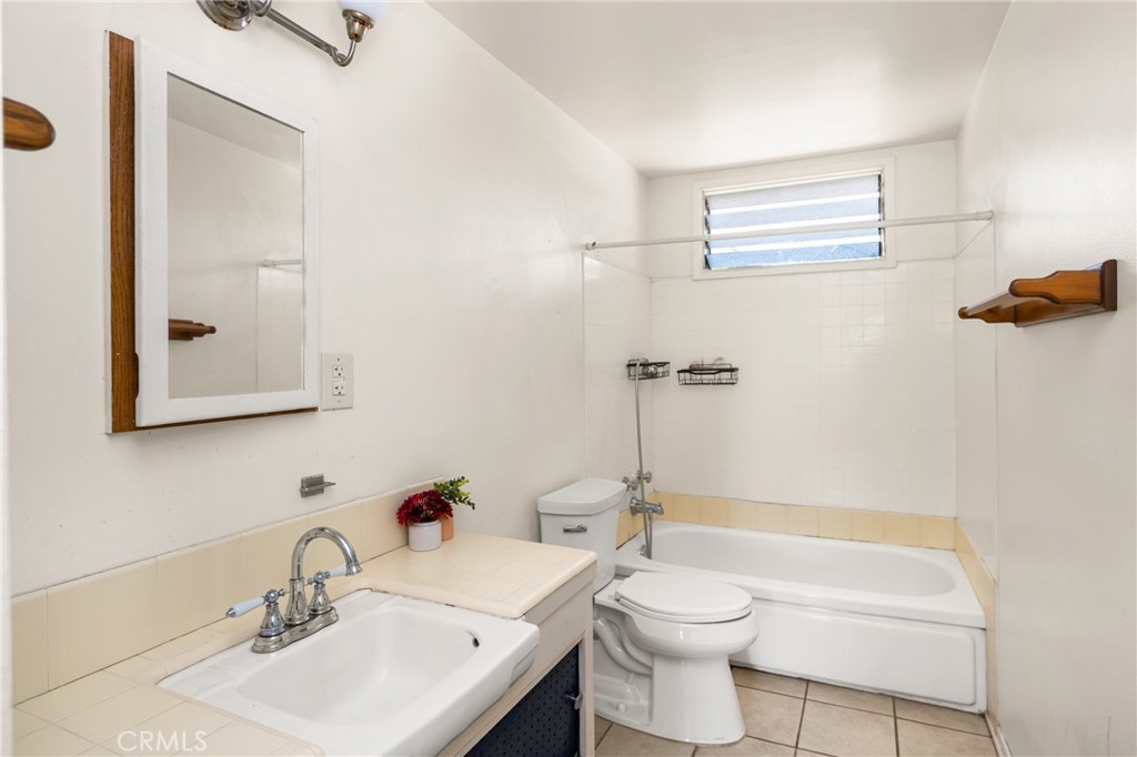 473 West Roberta Avenue