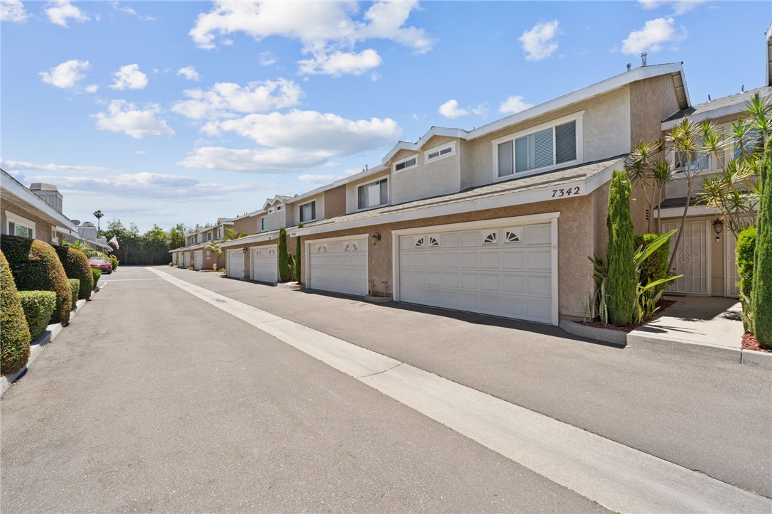 7342 Cerritos Avenue 2