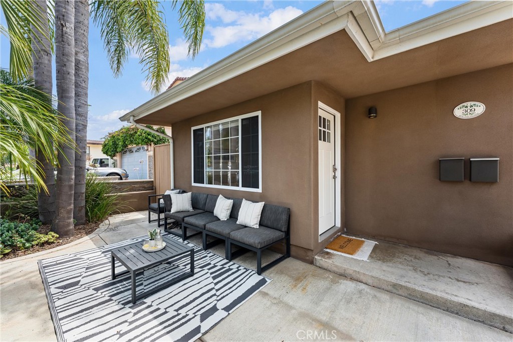 309 W Avenida Palizada