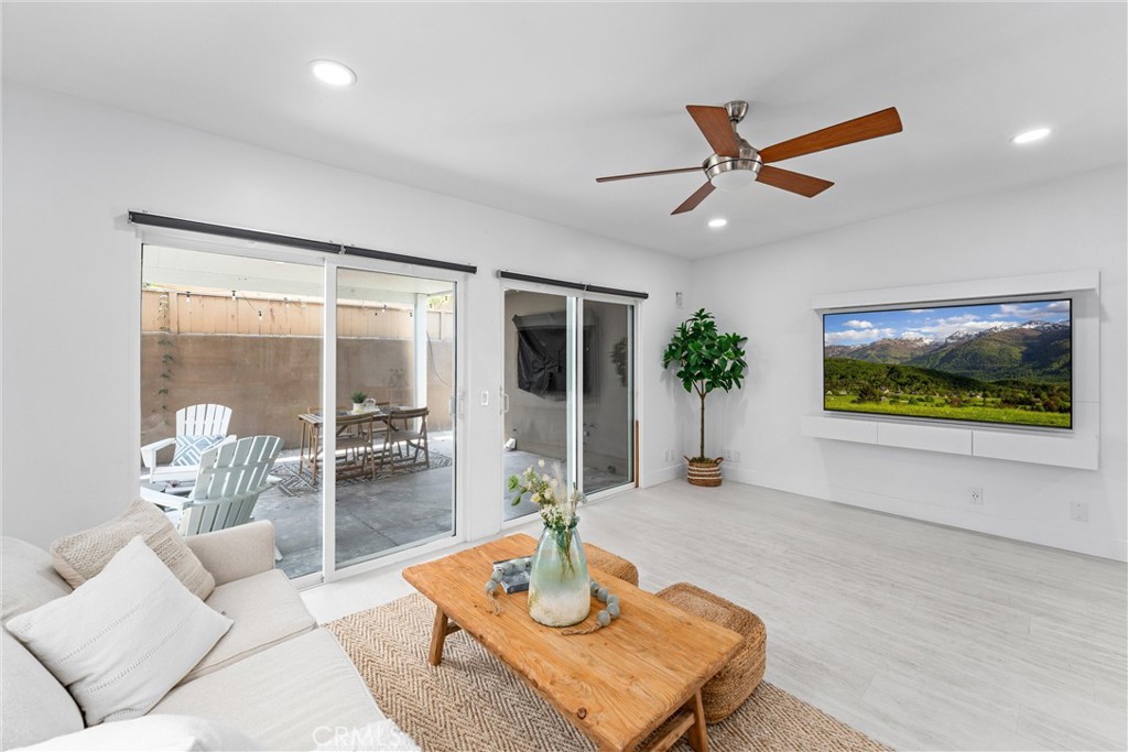 309 W Avenida Palizada