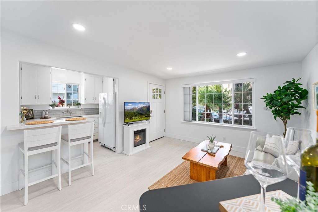 309 W Avenida Palizada