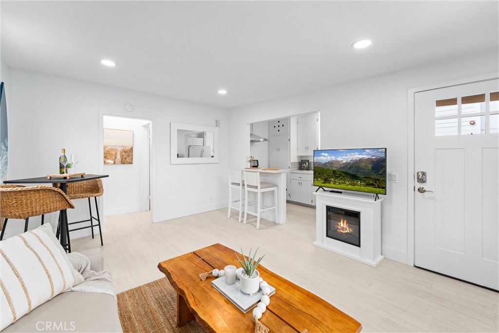 309 W Avenida Palizada