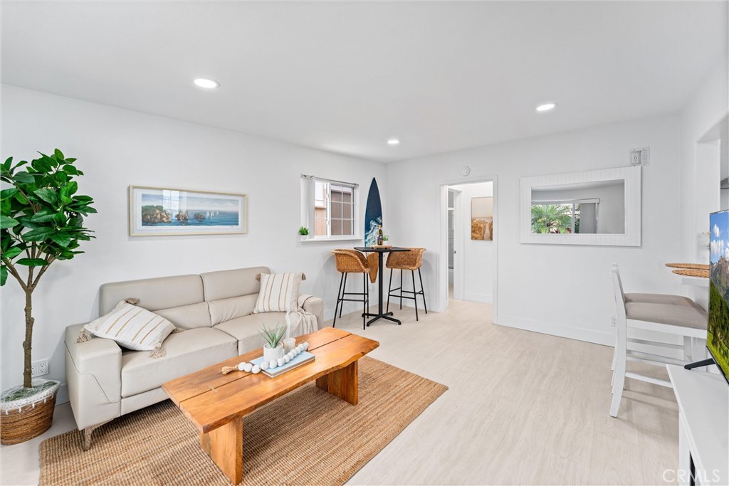 309 W Avenida Palizada