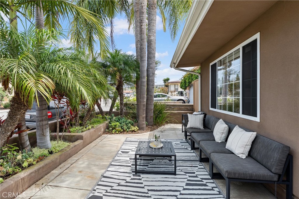 309 W Avenida Palizada