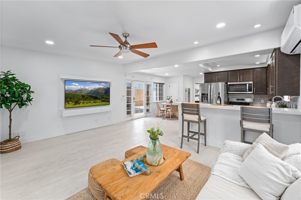 309 W Avenida Palizada