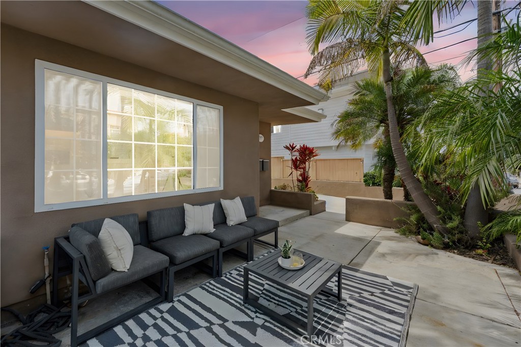 309 W Avenida Palizada