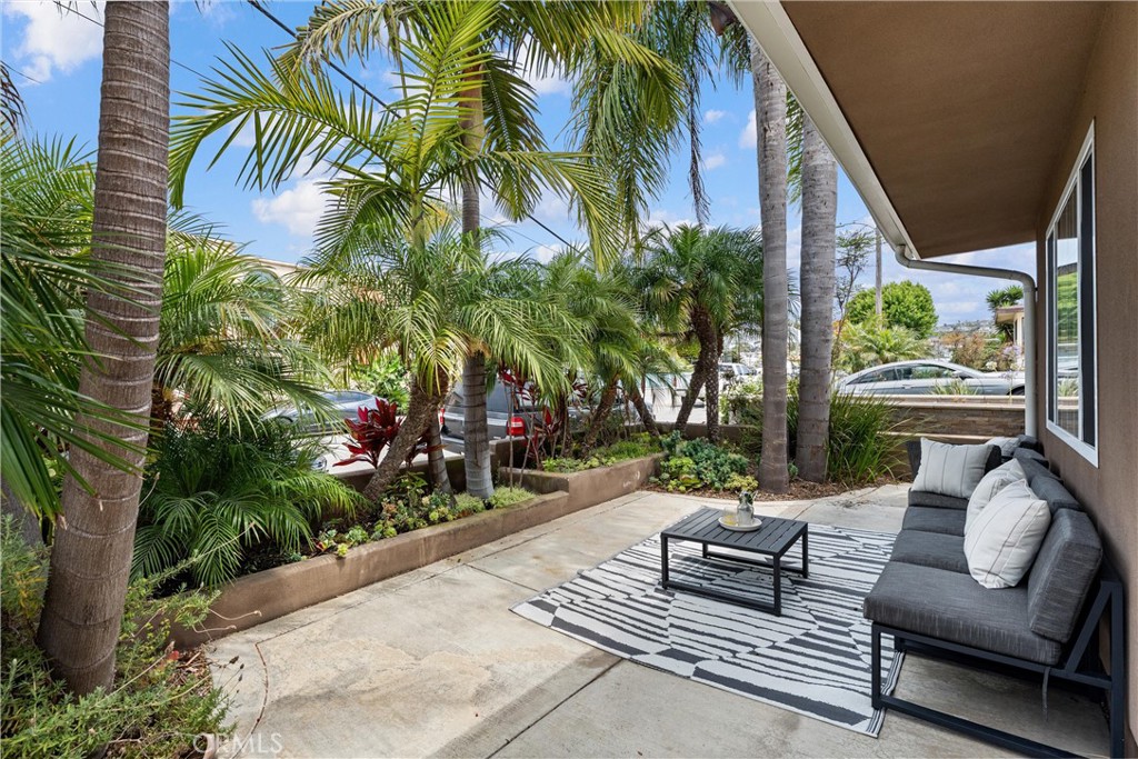 309 W Avenida Palizada