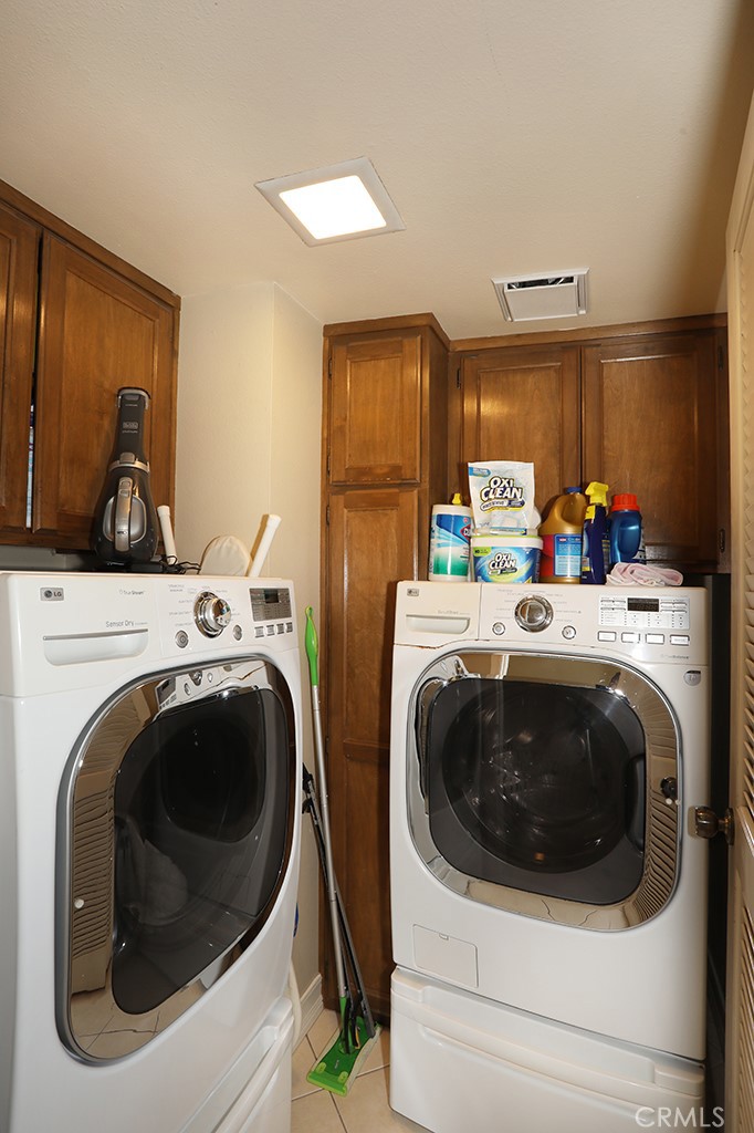 5685 Avenida Florencia