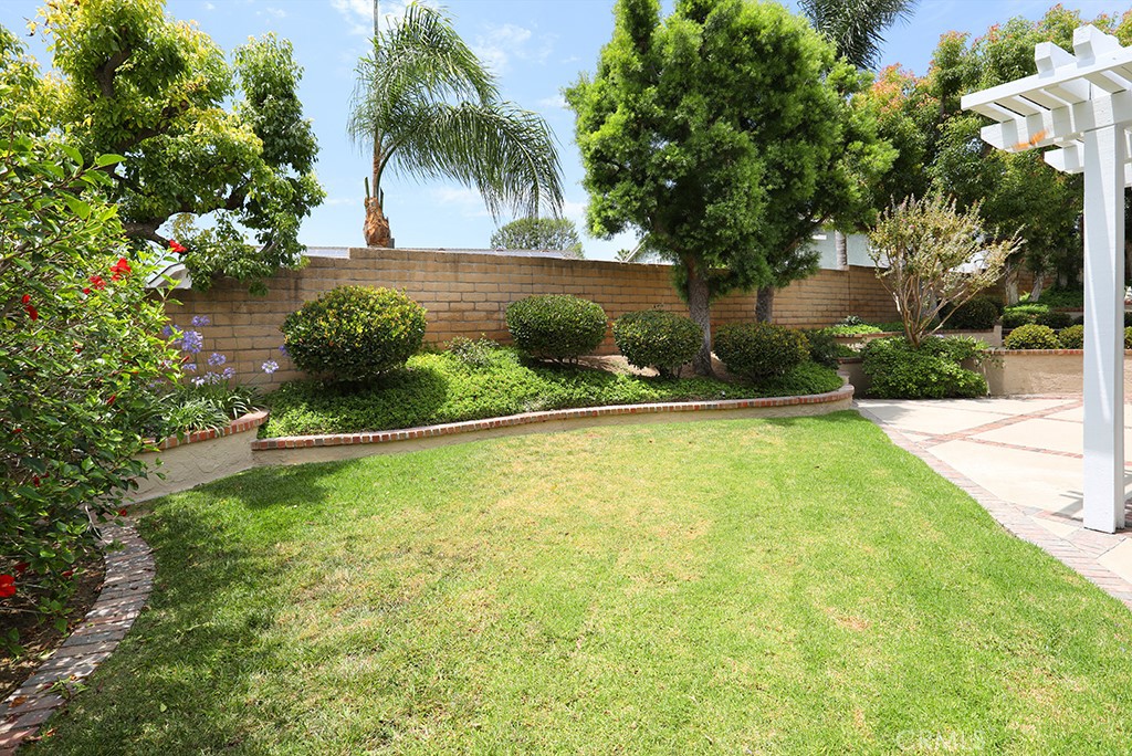 5685 Avenida Florencia