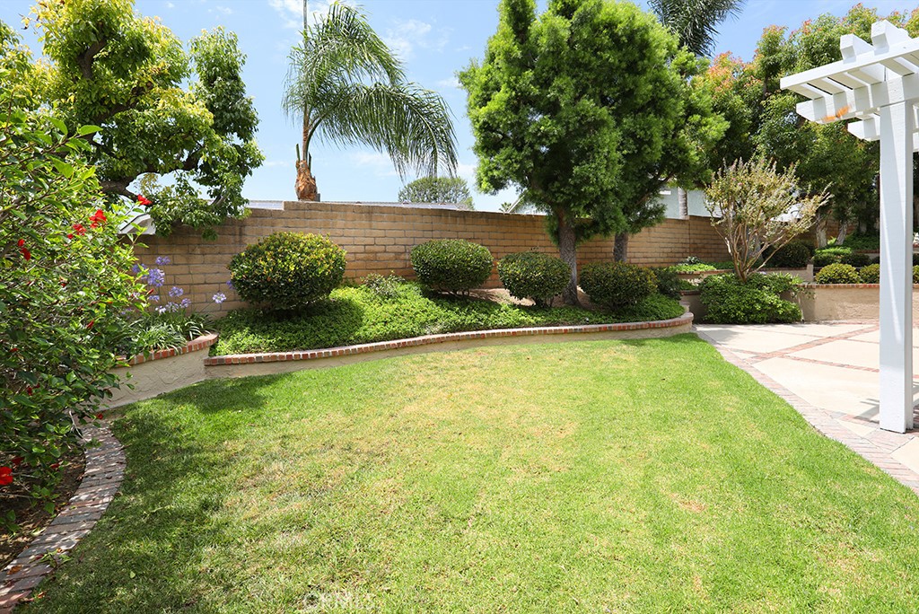 5685 Avenida Florencia