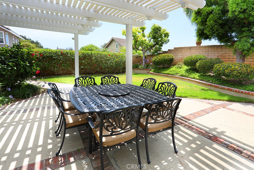 5685 Avenida Florencia