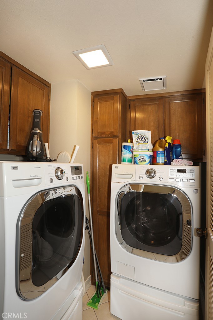 5685 Avenida Florencia