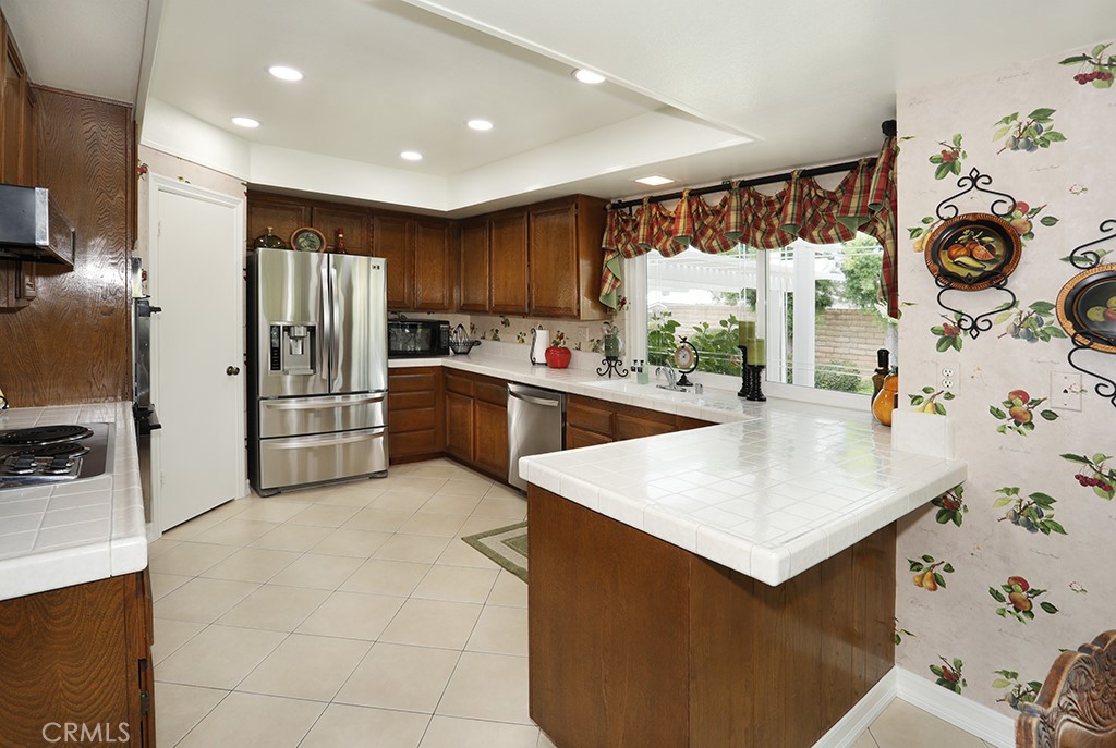5685 Avenida Florencia