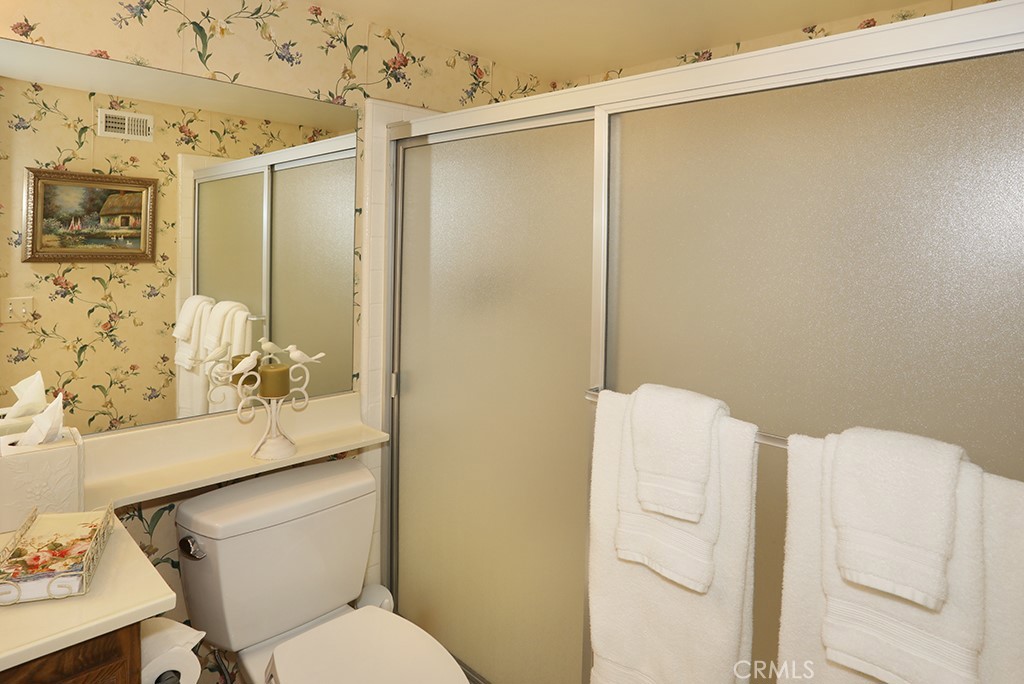 5685 Avenida Florencia