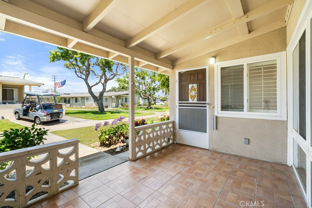 13271 Del Monte Dr M14-33J