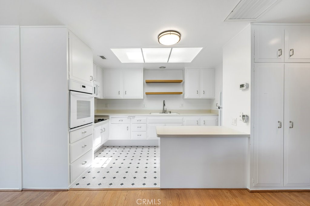 13271 Del Monte Dr M14-33J