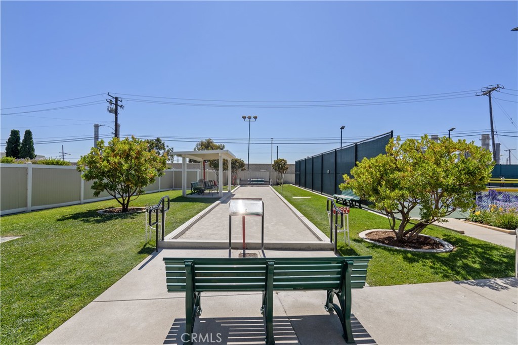 13271 Del Monte Dr M14-33J